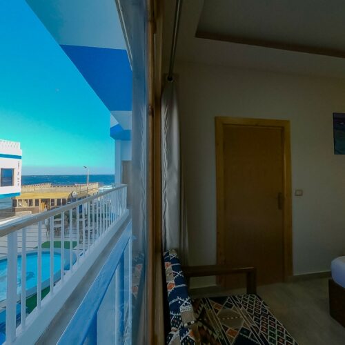 e4f947c1-d2dd-4017-a04c-e94dc3a23c1e